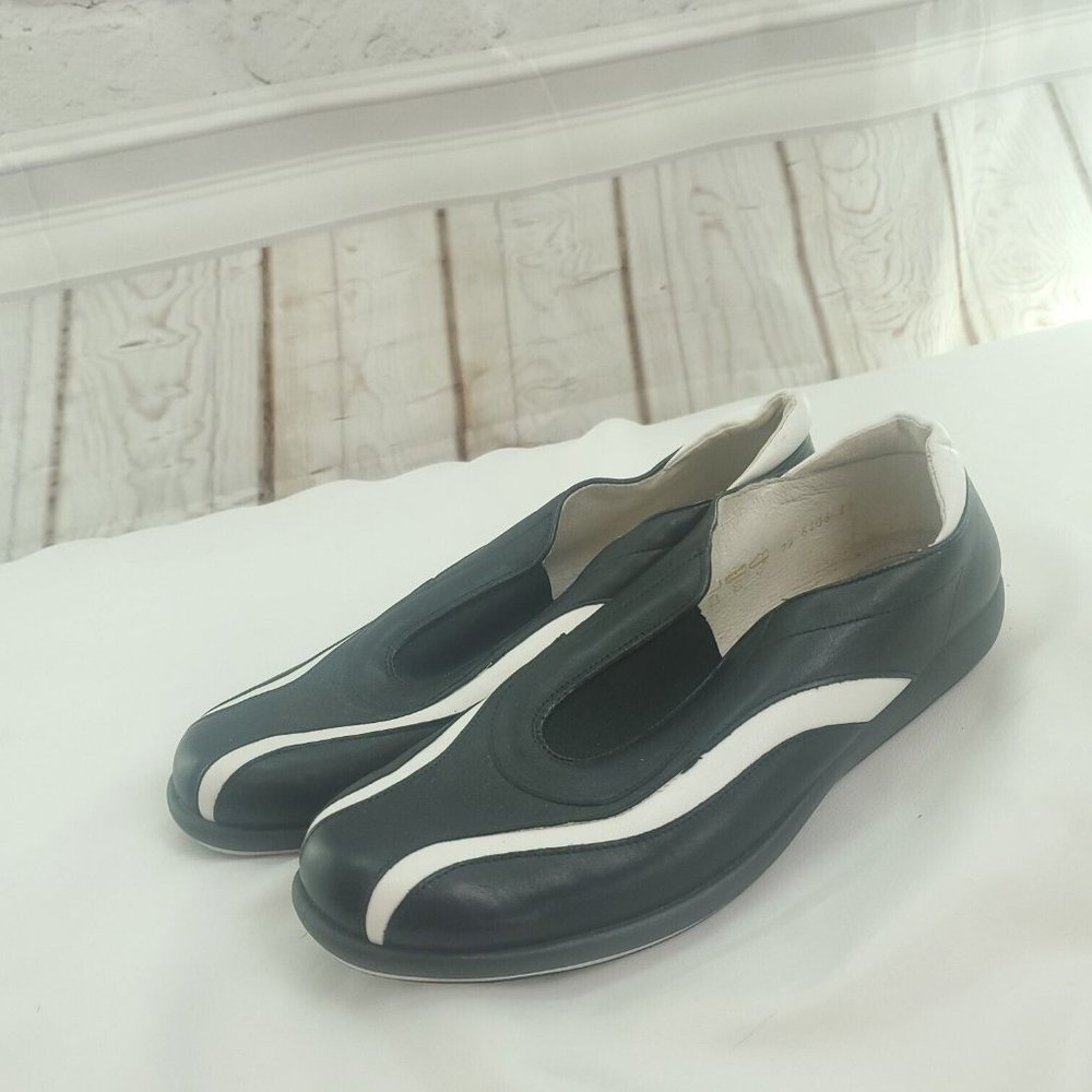 Rohde Womens Black Leather Round Toe Low Top Comfort Slip On Shoes Size 7.5